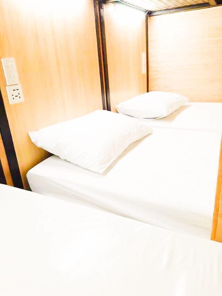 Фото Chiasti Capsule Hostel - Adults Only