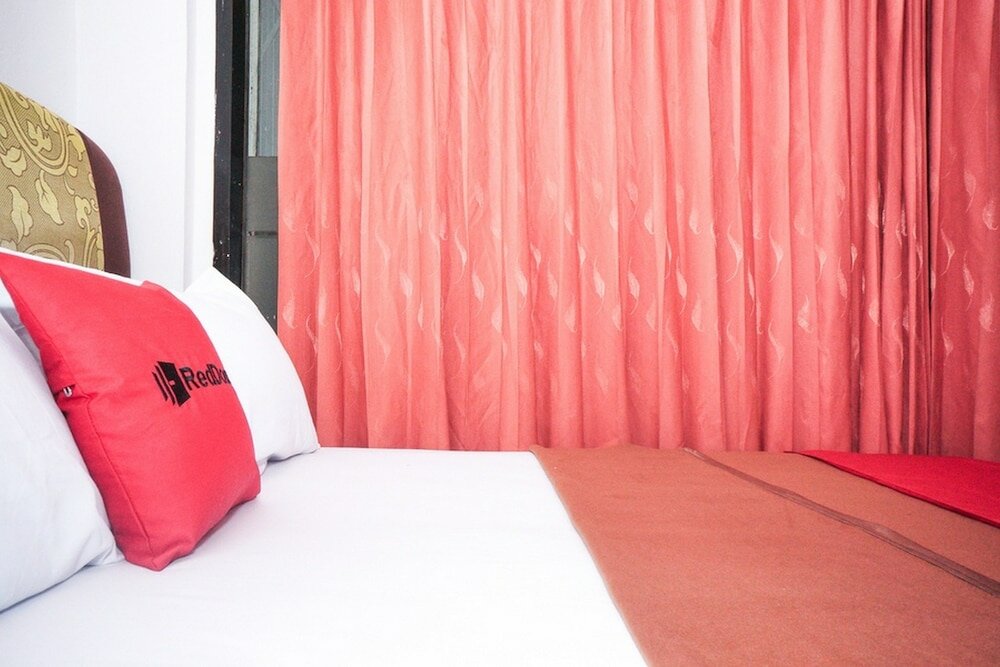 Фото RedDoorz near Palembang Square Mall 2