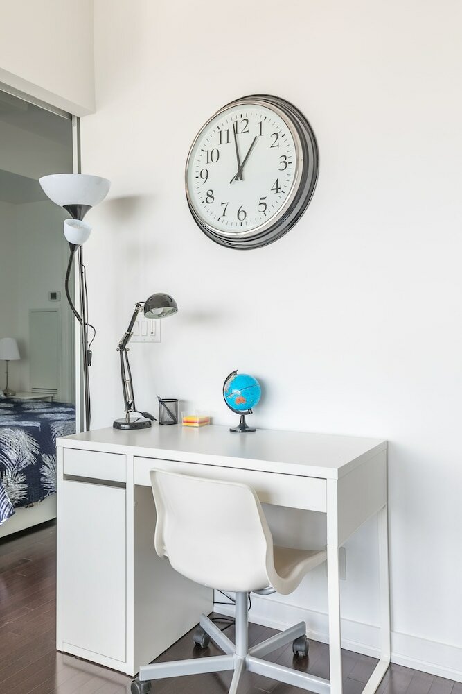 Фото Skytrees Condos at Union Station