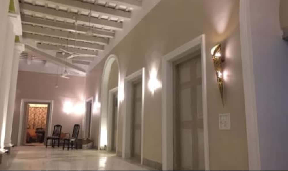 Фото Cossimbazar Palace of the Roys Rajbari