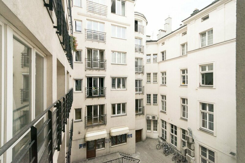 Гостиница Spacious apartment in Old Town p4you pl в Кракове