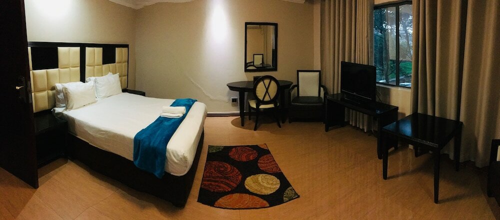 Фото Al Hamra Hotel