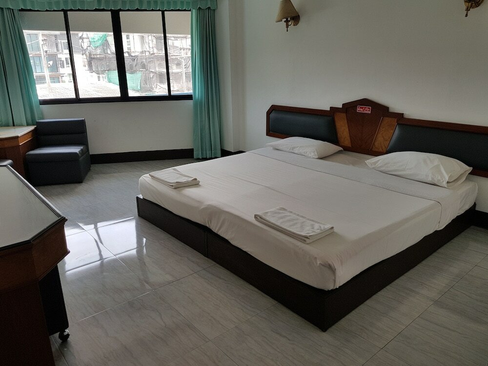 Фото Golden Grand Hotel