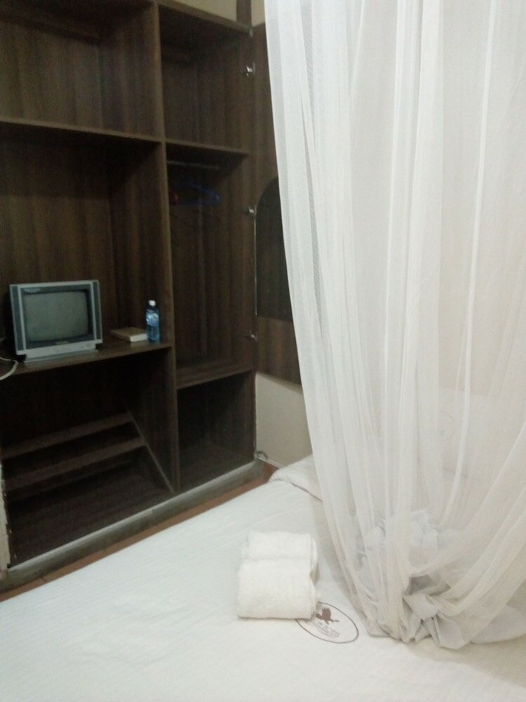 Фото Shalom Hotel