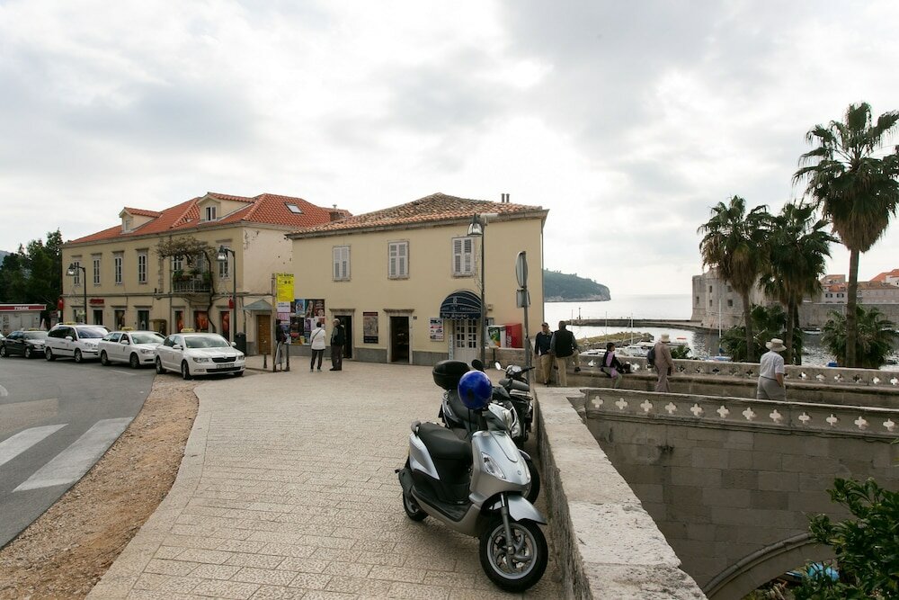 Фото Old Town Sunrise Apartments