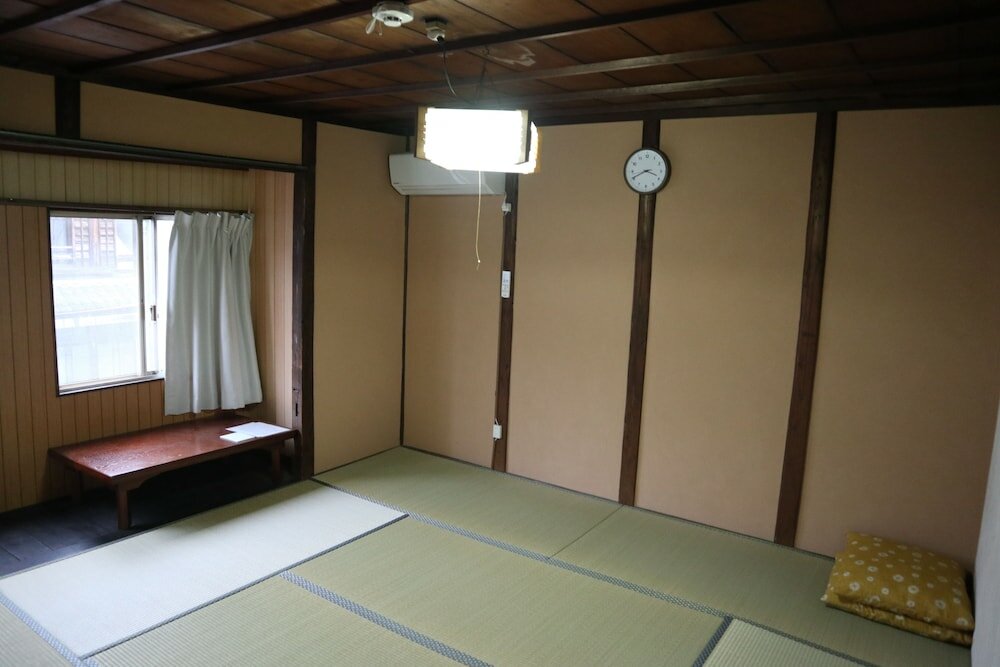 Фото Tsushima Guest House - Hostel