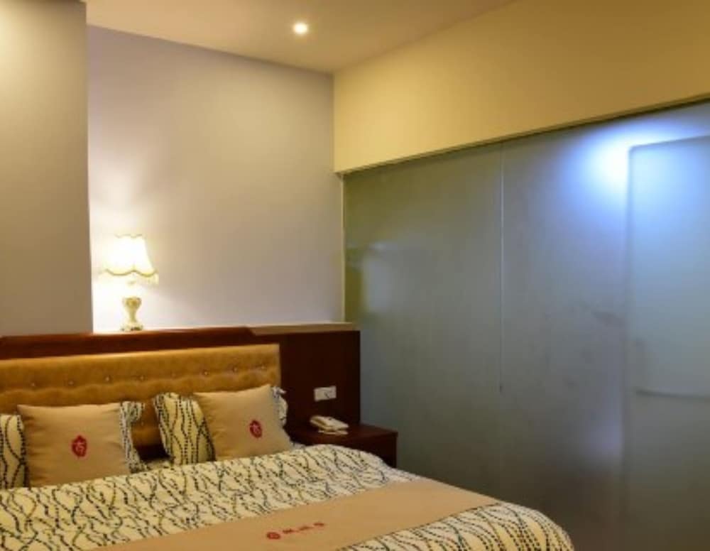 Фото Happy Journey Hotel