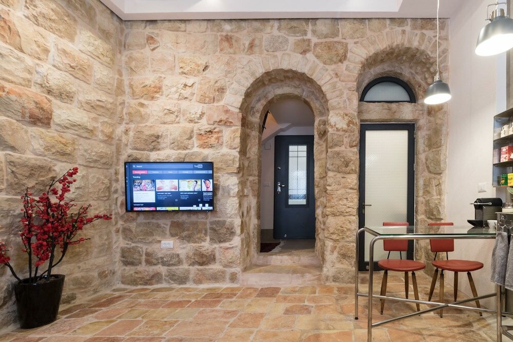 Фото Best Location Jerusalem Stone Apartment