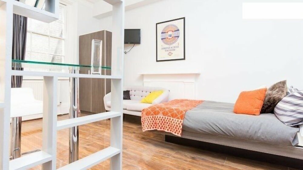 Фото The Dome Hyde Park