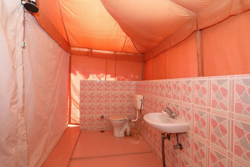 Фото Oyo 10081 Tent Desert Banjara Resort