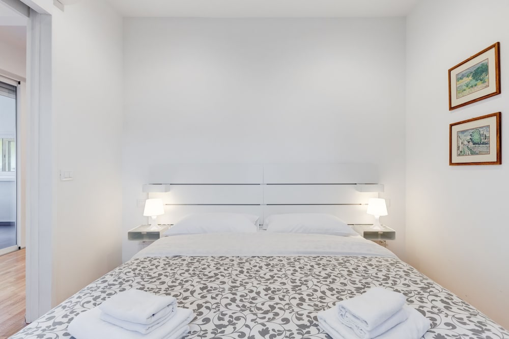 Фото Giulio Cesare Luxury Apartment