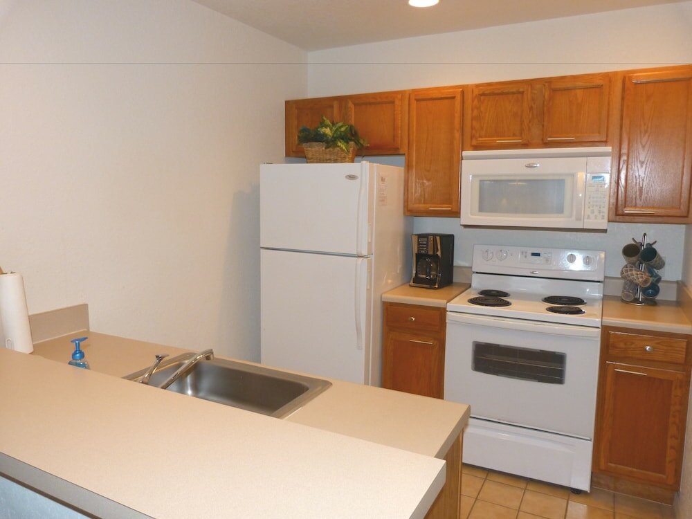 Фото Near Theme Parks! Gorgeous 3 Br Town Home, Splash Park, Pool, Lake, And More!