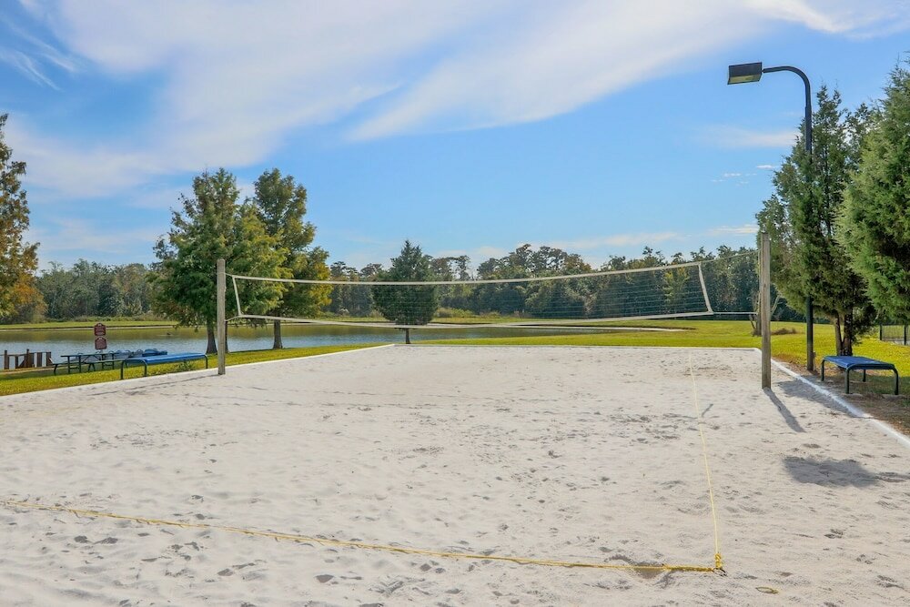 Фото Near Theme Parks! Gorgeous 3 Br Town Home, Splash Park, Pool, Lake, And More!