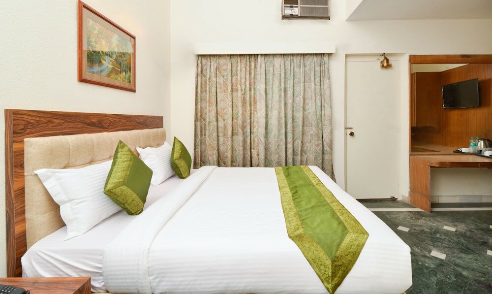 Фото Treebo The Daffodils