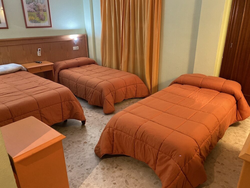 Фото Hostal Carlos III