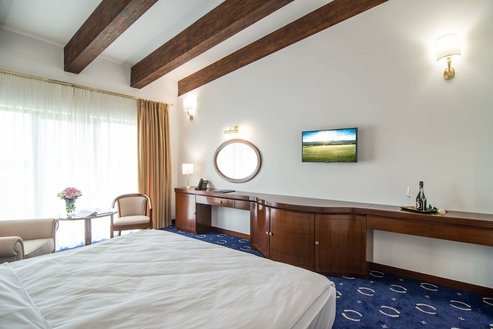 Фото Theodora Golf Club