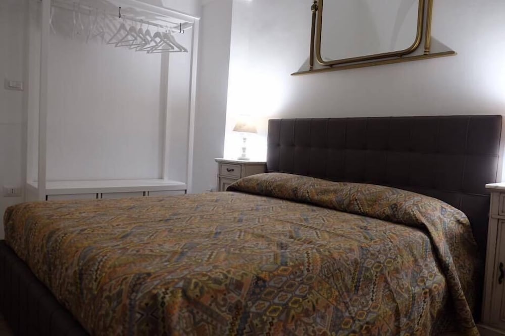 Фото Dimora Luxori Santa Lucia Apartments