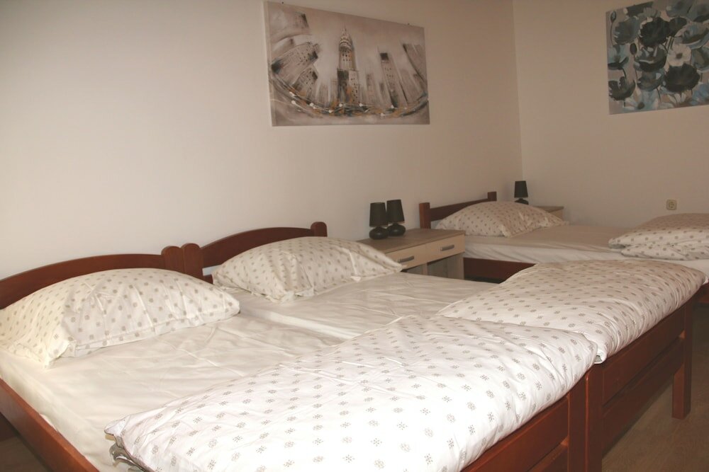 Фото Old Theatre Rooms and Apartments