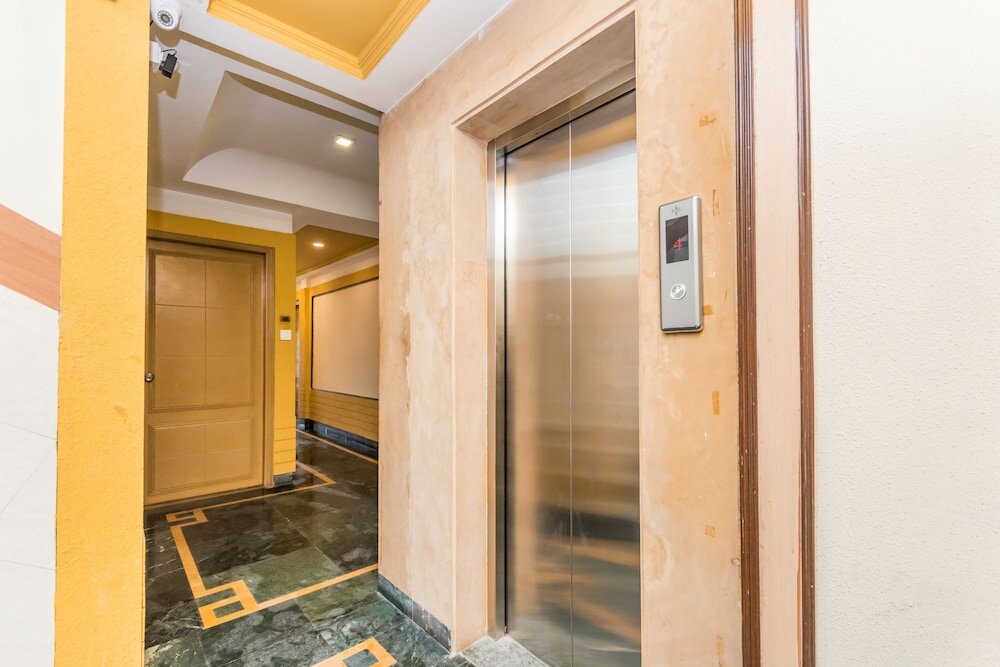 Фото Oyo 9182 Kings Crown Hotel