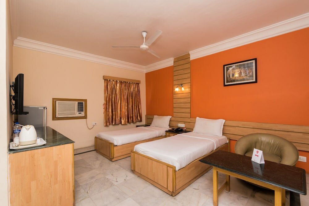 Фото Oyo 9182 Kings Crown Hotel