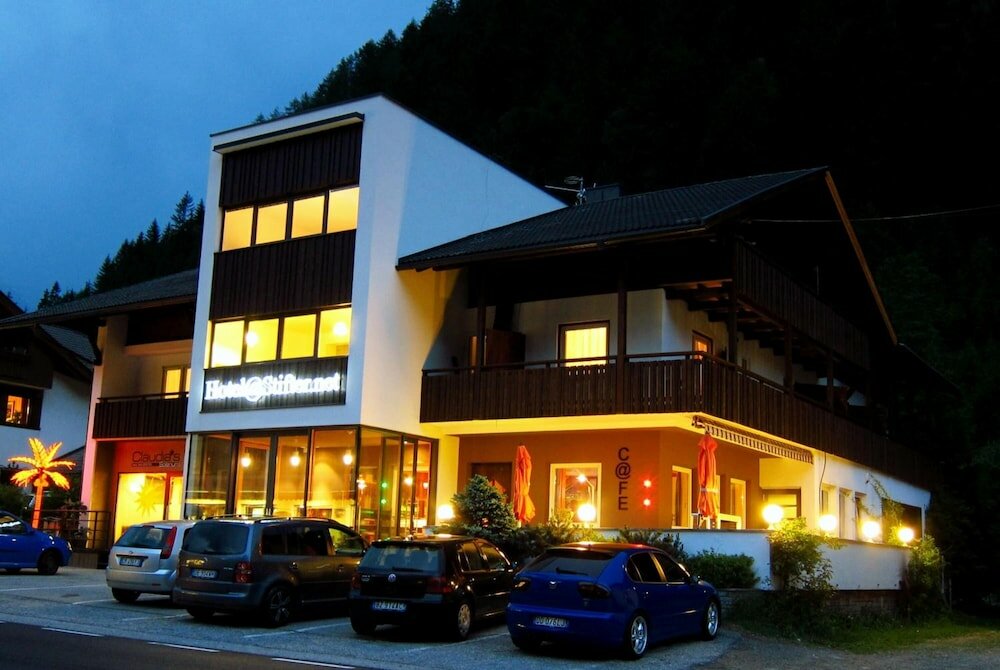 Фото отеля 1