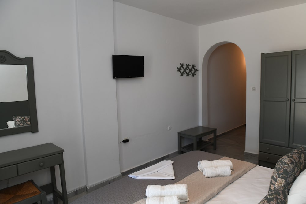 Фото Dryades Family Hotel