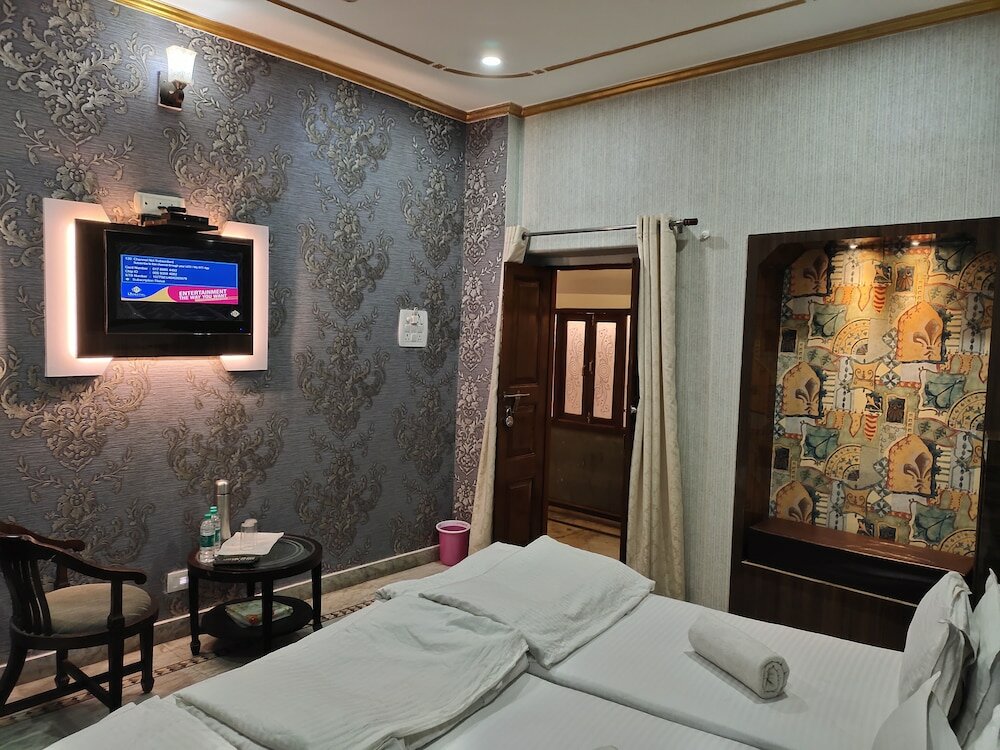 Фото Hotel Shivratri Guest House