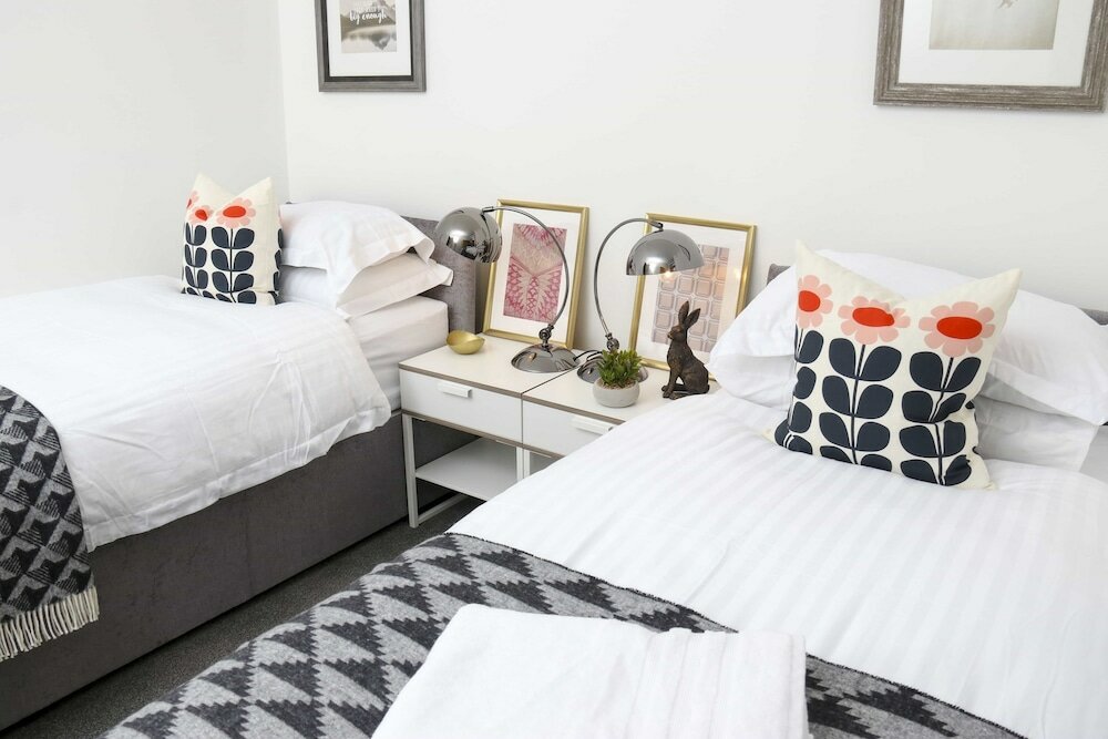 Фото Upton Road Apartments