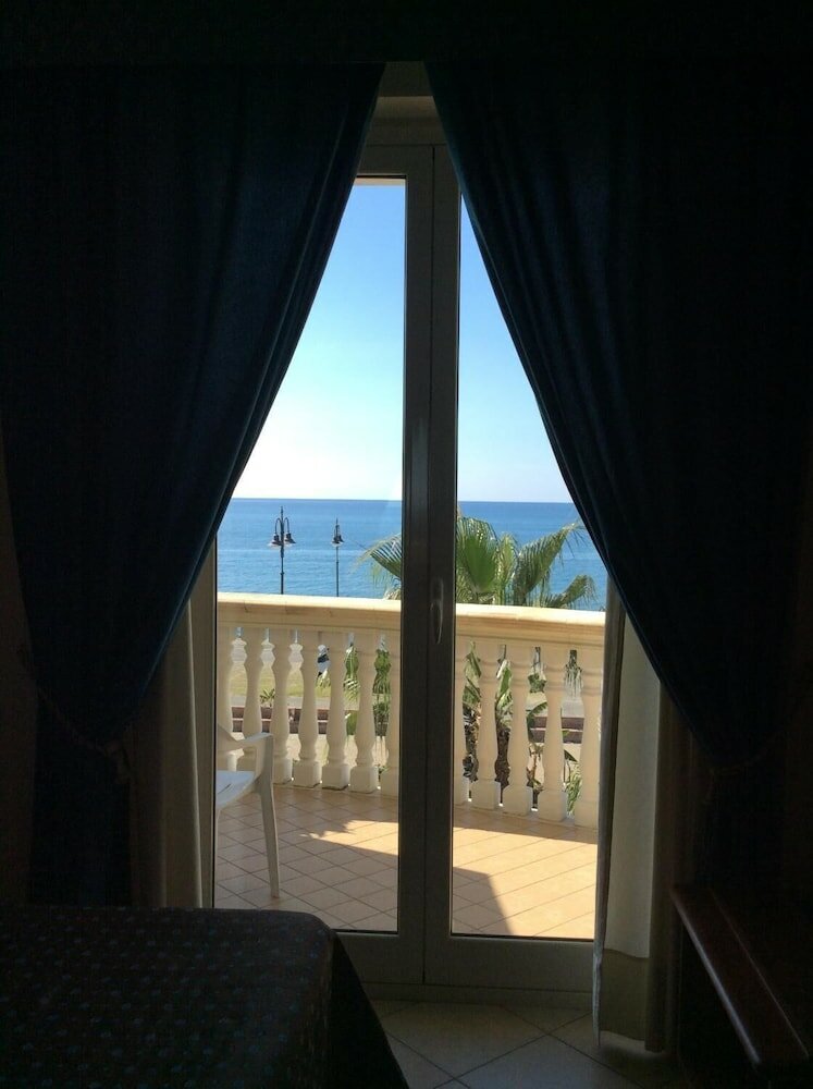 Фото Hotel Cridda