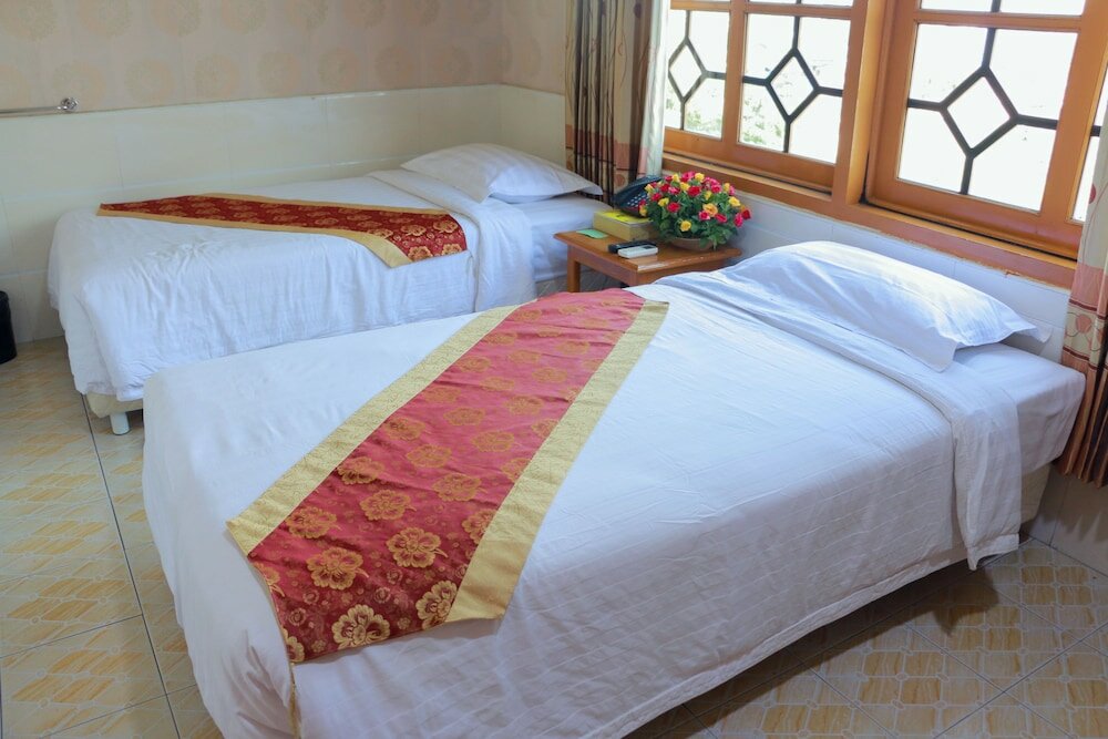 Фото Hotel Shwe Pyi Tan