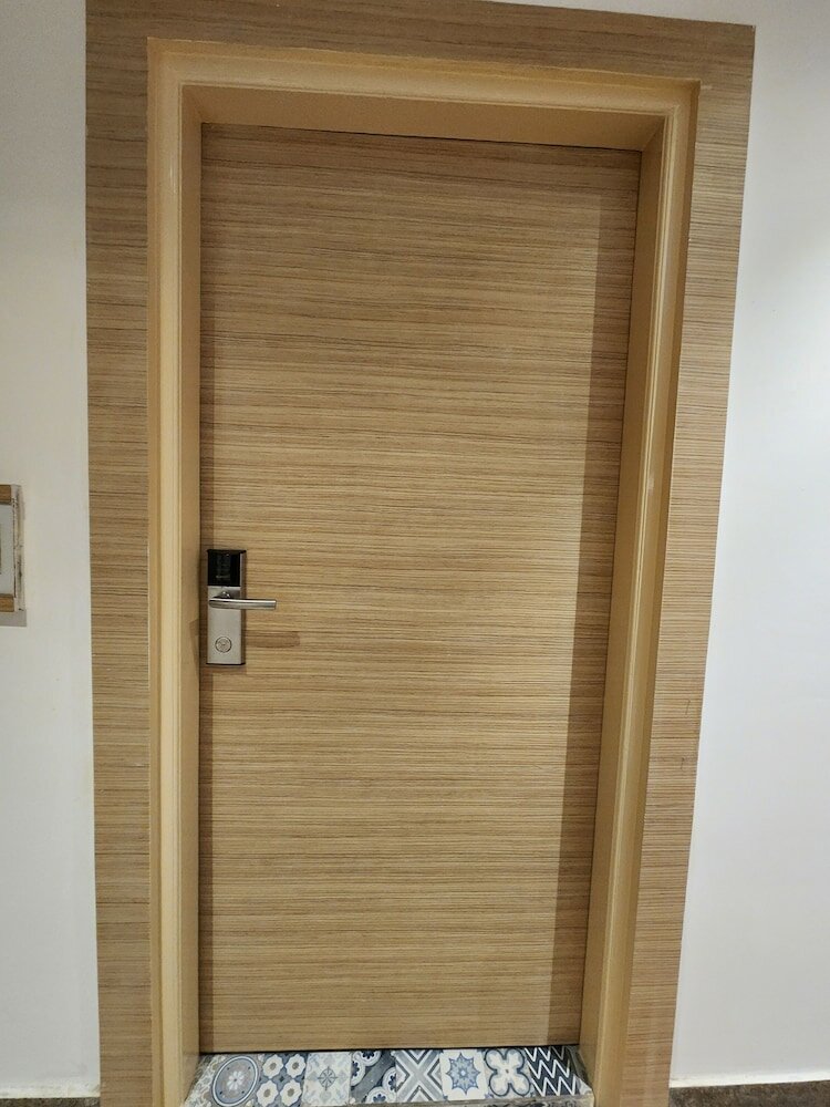 Фото Hotel Square 9 Inn