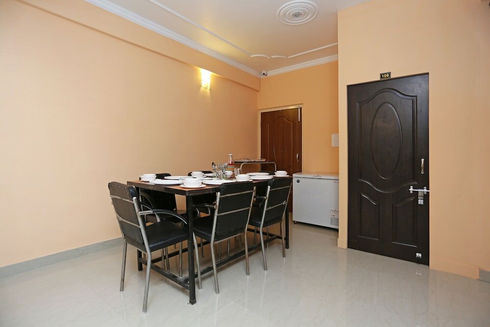 Фото Oyo 10456 A R Residency