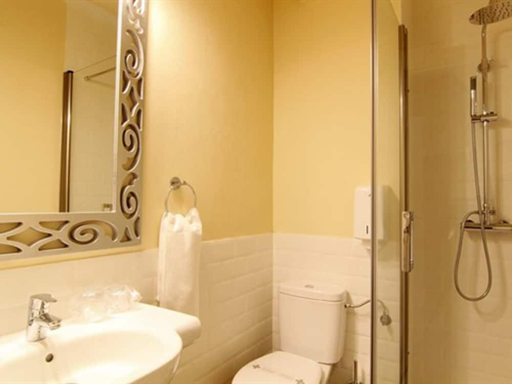 Фото Hostal los Castañuelos