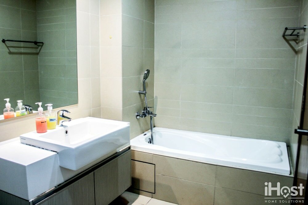 Фото Royal Regent Condominium by iHost