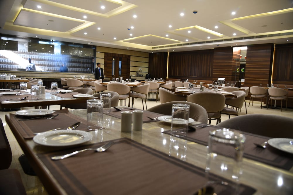 Фото Hotel Avalon Inn