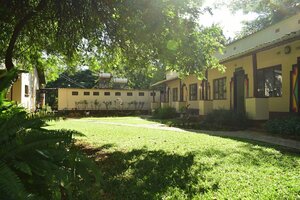 Гостиница Shoestrings Backpackers & Bar