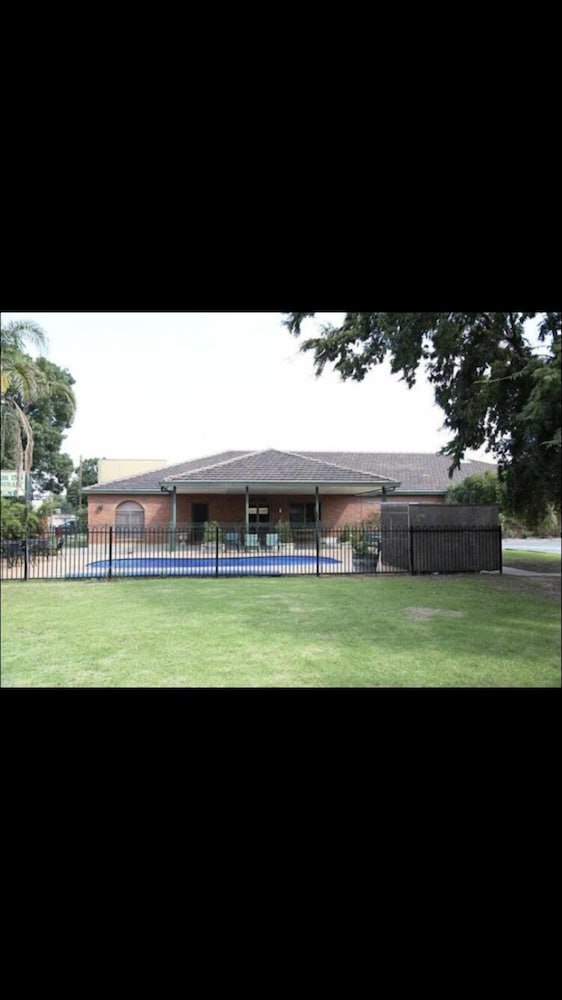 Фото Condobolin Motor Inn