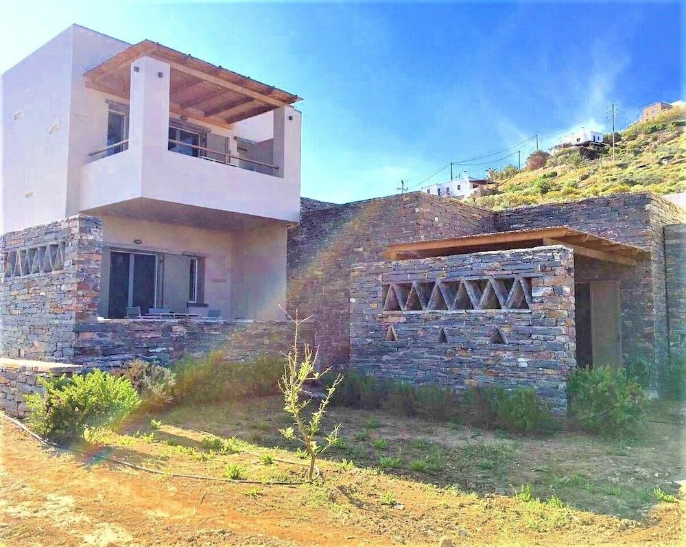 Фото Vourkari Village