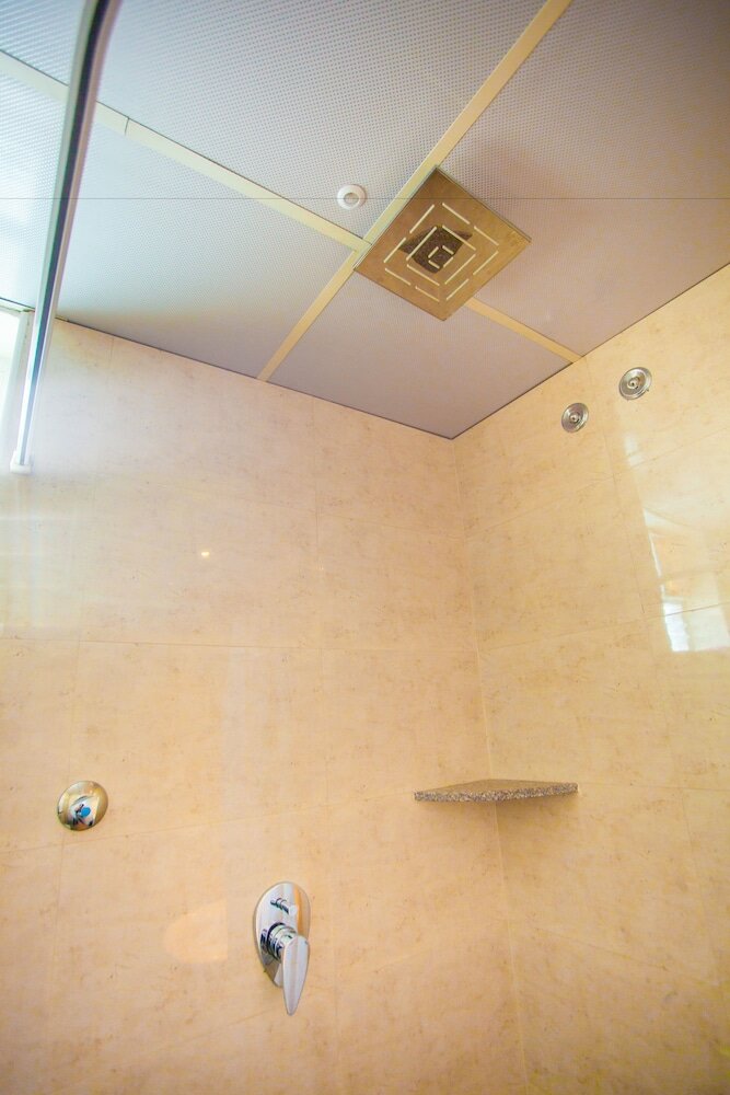 Фото Parkwood Suites