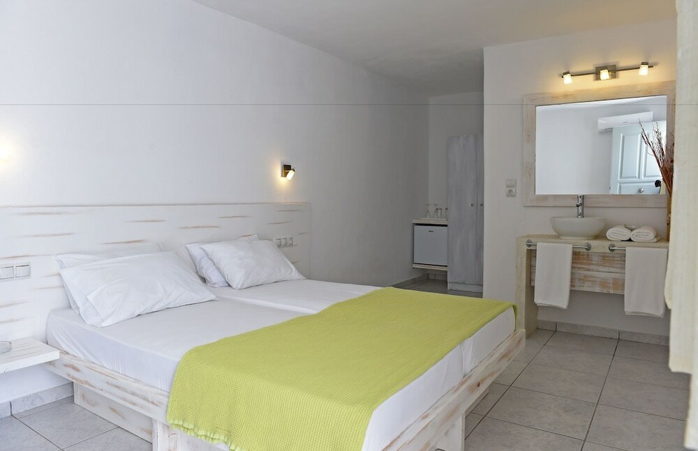 Фото Porto Naoussa - Adults Only