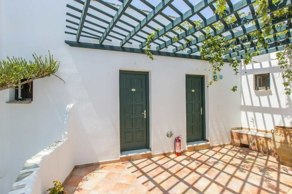 Фото Pyrgos Beach Studios