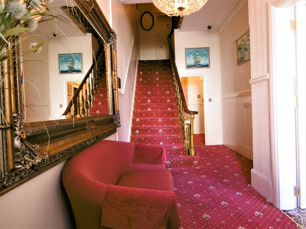 Фото The Ellesmere Hotel