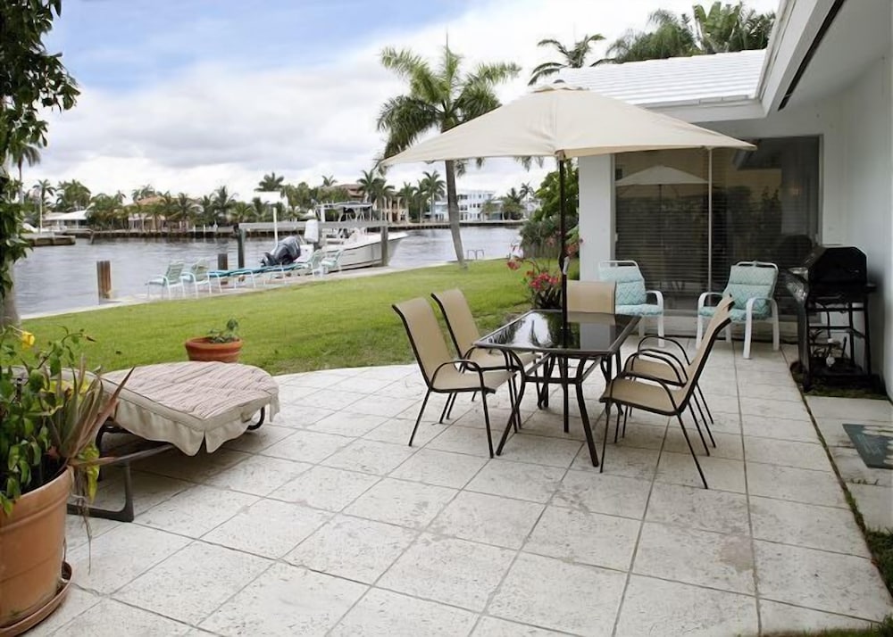 Фото Salty Bungalows Rosie