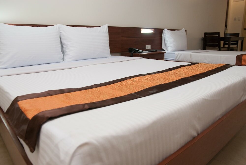 Фото M Suites Hotel