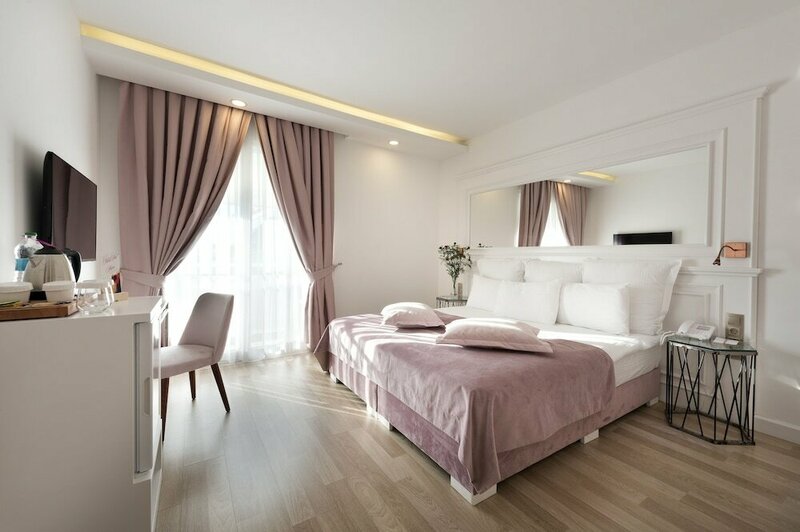 Гостиница Nun Boutique Hotel в Муратпаше