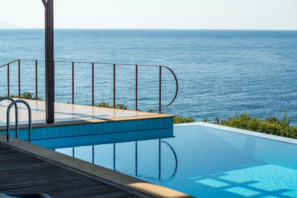 Фото Absolute Villa by Stylish Stays