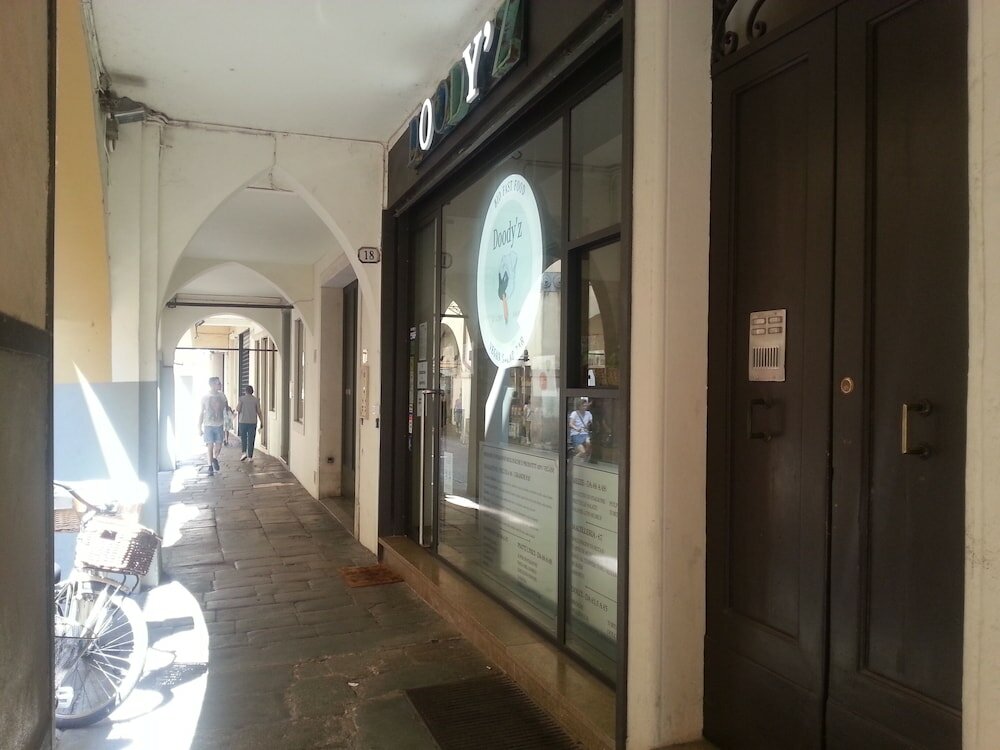 Фото Piazza delle Erbe Stylish Flat