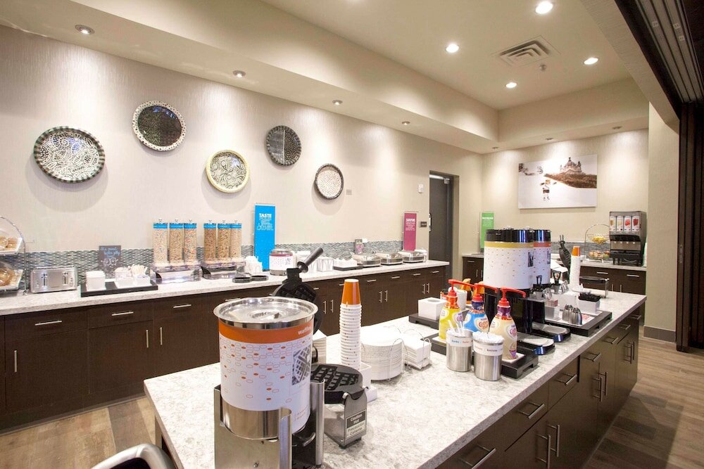 Фото Hampton Inn & Suites Downtown St. Paul