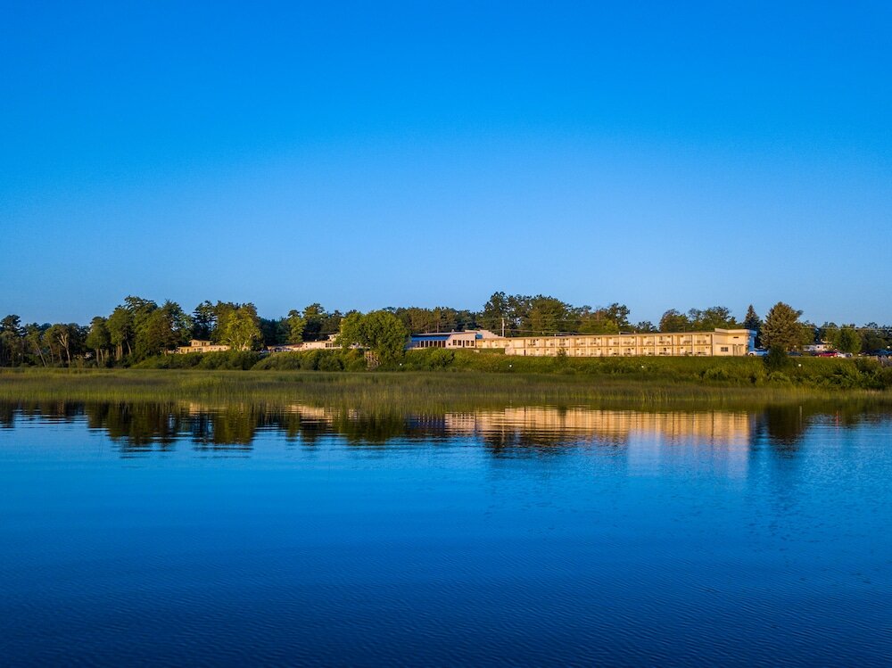 Фото Terrace Bay Hotel