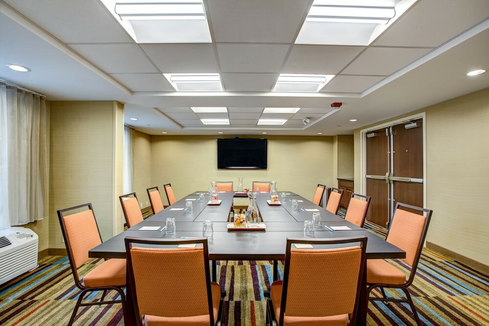 Фото Fairfield Inn & Suites Springfield Holyoke